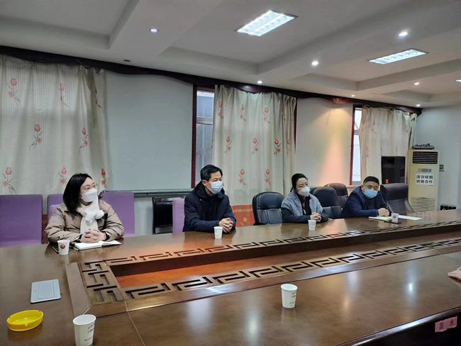 武陟縣人民政府副縣長(cháng)蘇瑞君、縣農業(yè)局局長(cháng)宋治環(huán)一行蒞臨我公司調研